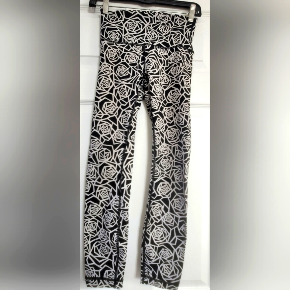 Lululemon wunder under leggings Size 2